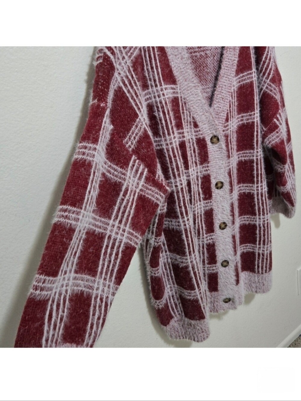 BLOOMCHIC Red White Plaid Cardigan Sweater Buttoned Fuzzy Knit Size 22 / 24 - Picture 4 of 15